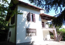 Casa con parco privato - Alfiano Natta