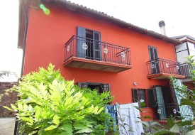 Casa su tre livelli - Calliano