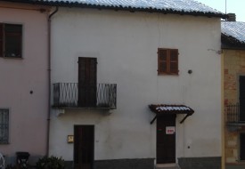 Casa in centro paese - Vignale Monf.