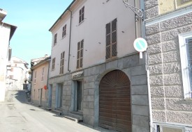 Casa e negozio - Ottiglio