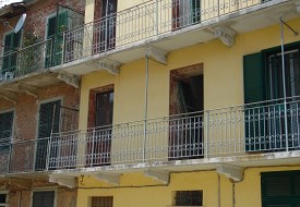 Casa su tre livelli - Calliano