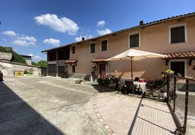 Casa con terreni - Robella