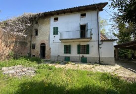 Rustico con terreno - Viarigi